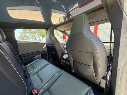 Used 2025 Tesla Cybertruck AWD Crew Cab image 18