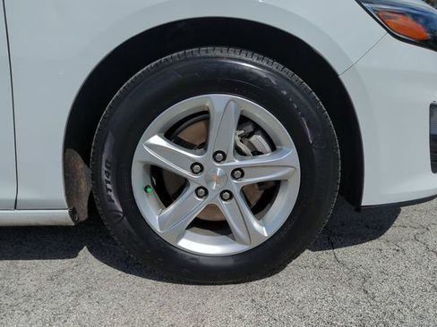 Used 2024 Chevrolet Malibu LT FWD image 11