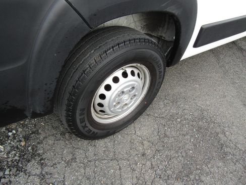 Used 2024 RAM ProMaster 2500 w/ Convenience Group image 33