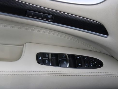 Used 2020 INFINITI QX60 Luxe w/ Essential Package FWD image 31