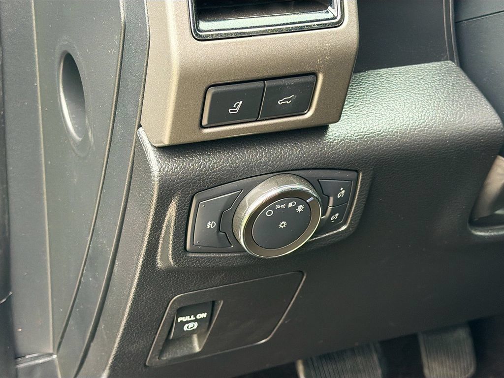 Used 2021 Ford Expedition Max XLT AWD/4WD image 10