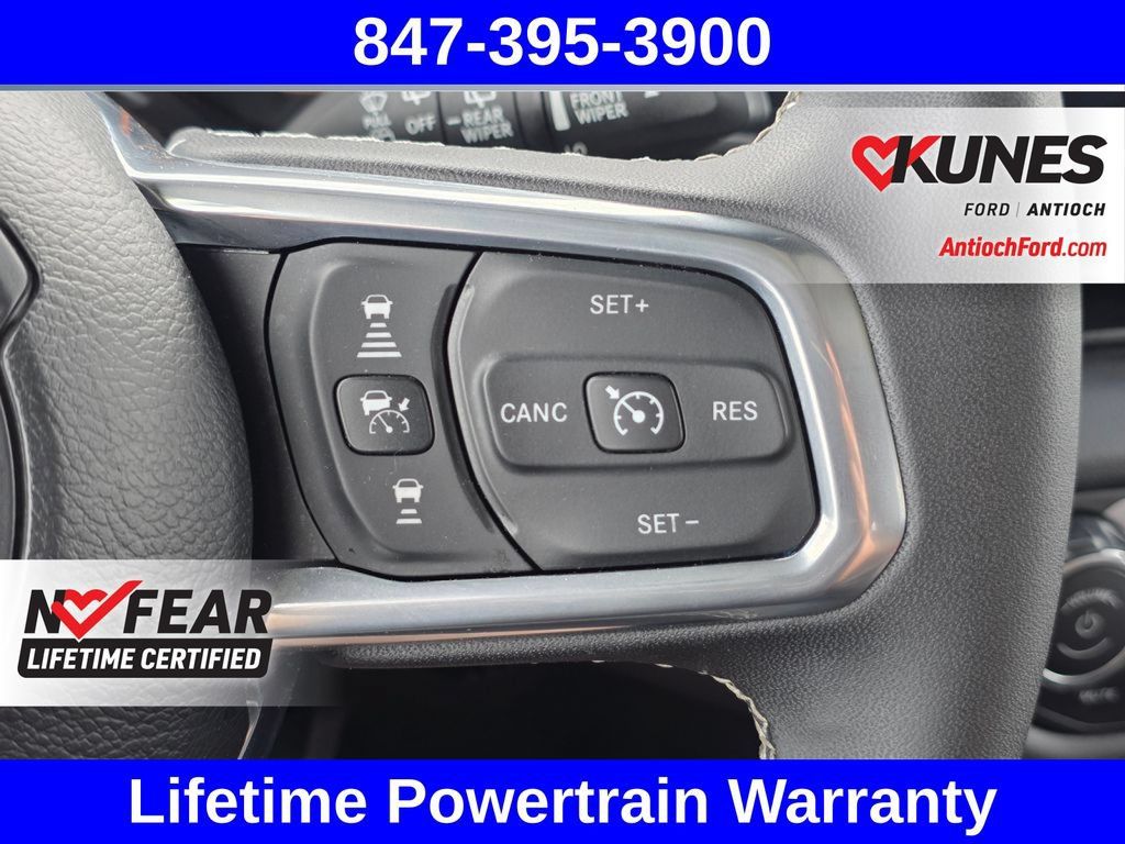 Used 2025 Jeep Wrangler Unlimited Sahara AWD/4WD image 41
