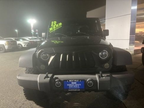 Used 2013 Jeep Wrangler Rubicon w/ PWR Convenience Group image 3