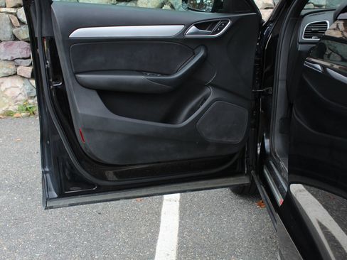 Used 2018 Audi Q3 2.0T Premium image 12