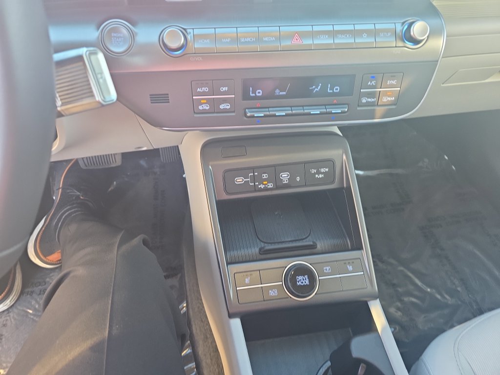 Used 2025 Hyundai Kona SEL FWD image 17