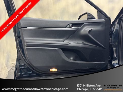 Used 2018 Toyota Camry LE image 12