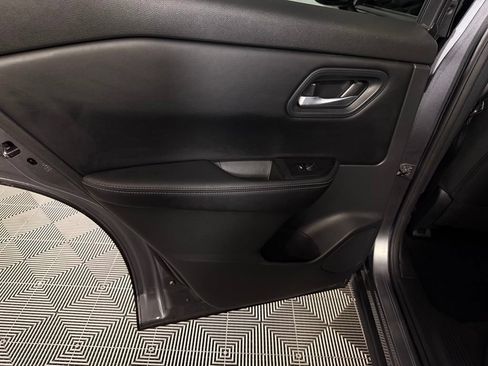 Used 2025 Nissan Rogue SV FWD image 25