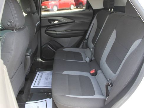 Used 2025 Chevrolet TrailBlazer LT FWD image 14