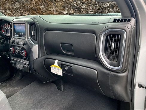 Used 2020 Chevrolet Silverado 2500 LT w/ Fleet Comfort Package image 12