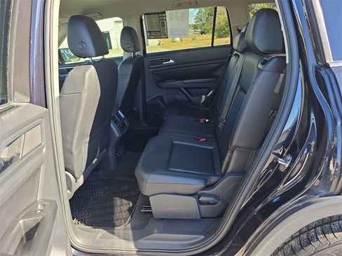 Used 2018 Volkswagen Atlas SE image 34