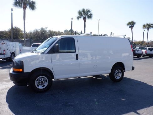 Used 2023 GMC Savana 2500 w/ Driver Convenience Package image 2