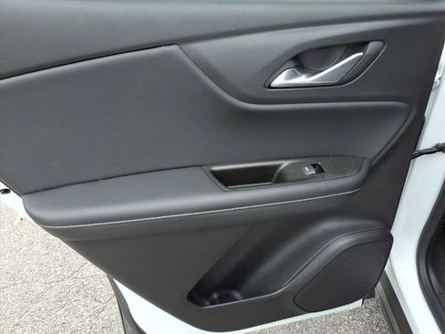 Used 2025 Chevrolet Blazer LT FWD image 20