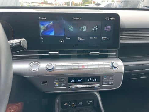 Used 2024 Hyundai Kona SEL image 11