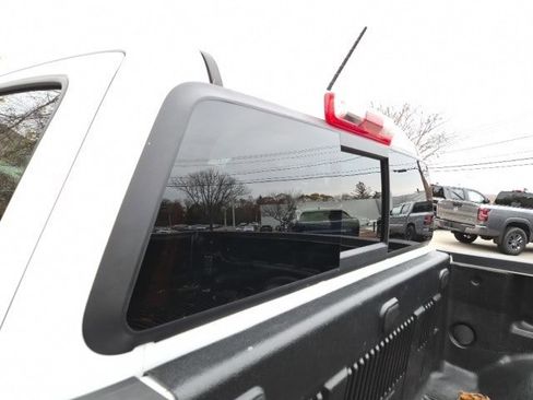 Used 2022 GMC Canyon Elevation w/ Elevation Premium Package image 9