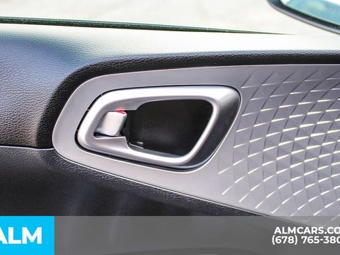 Used 2025 Kia Soul LX w/ LX Technology Package FWD image 35