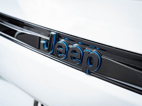 Used 2023 Jeep Grand Cherokee 30th Anniversary image 18