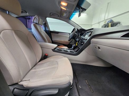 Used 2017 Hyundai Sonata SE FWD image 23