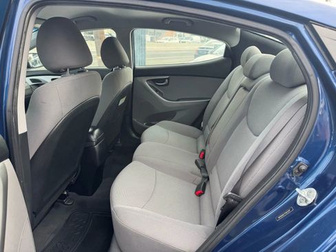 Used 2015 Hyundai Elantra SE image 13