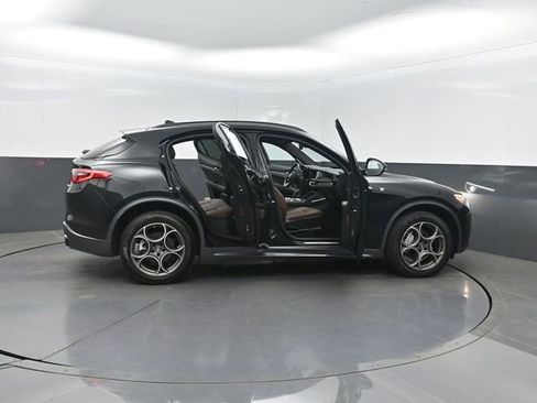 Used 2023 Alfa Romeo Stelvio Ti AWD/4WD image 37