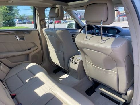 Used 2011 Mercedes-Benz E 350 4MATIC Sedan image 23