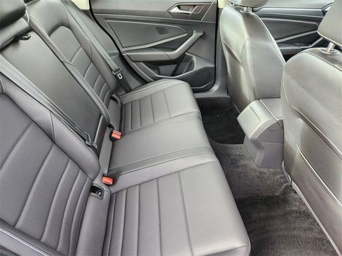 Used 2024 Volkswagen Jetta SE image 22