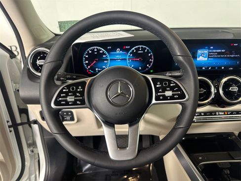 Certified 2022 Mercedes-Benz GLB 250 image 25