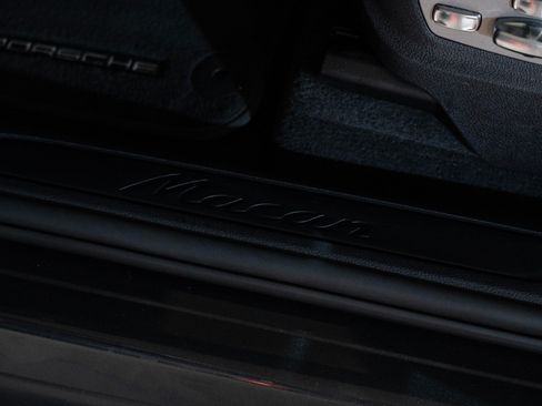 Certified 2026 Porsche Macan AWD/4WD image 13