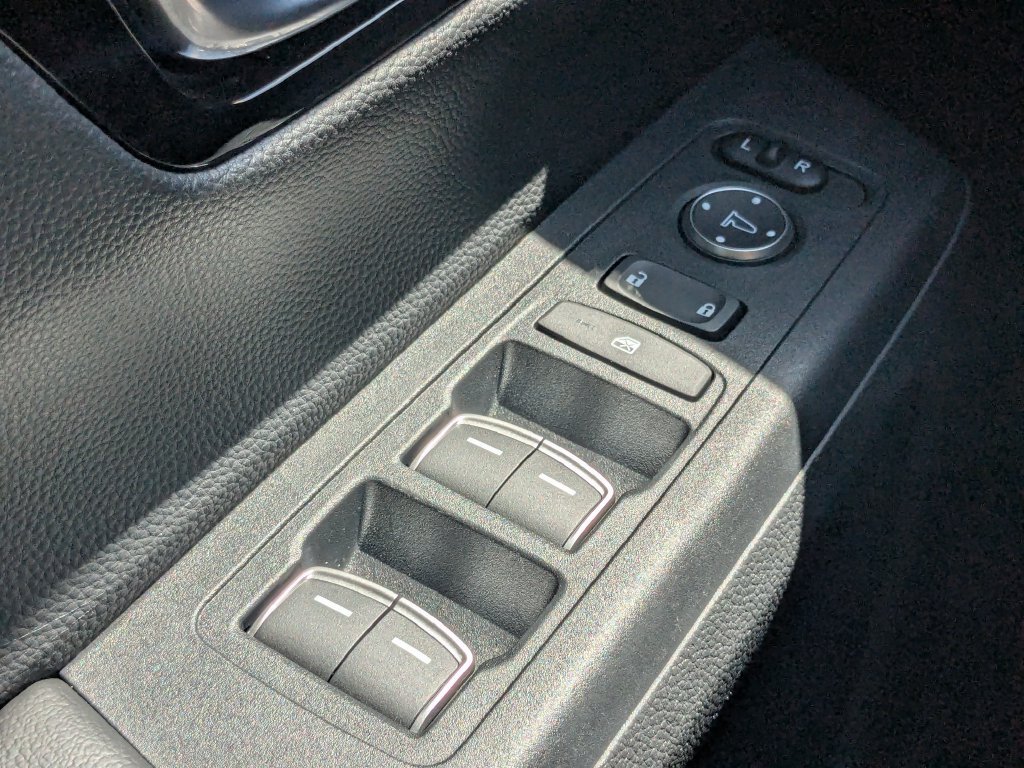 Used 2025 Honda CR-V EX-L image 12