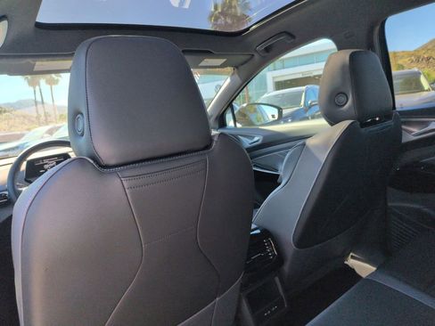 Certified 2025 Volkswagen ID.4 Pro S w/ ID.4 Black Package image 19