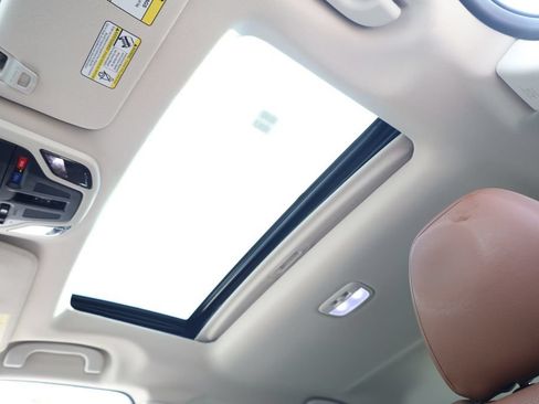 Certified 2023 Subaru Outback Touring AWD/4WD image 8