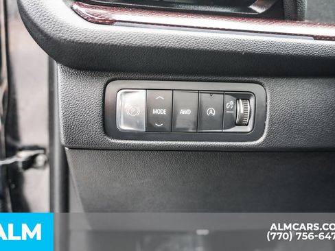 Used 2024 Chevrolet Traverse RS image 41