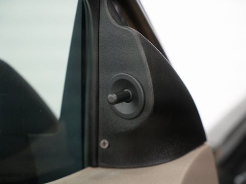 Used 2009 Ford Focus S FWD image 32