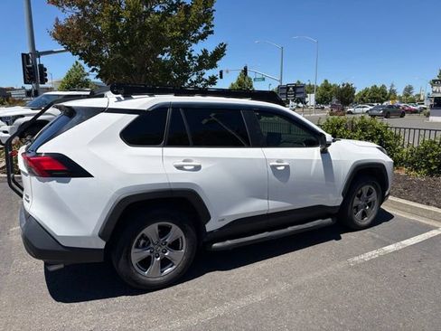 Used 2022 Toyota RAV4 XLE w/ Convenience Package AWD/4WD image 3