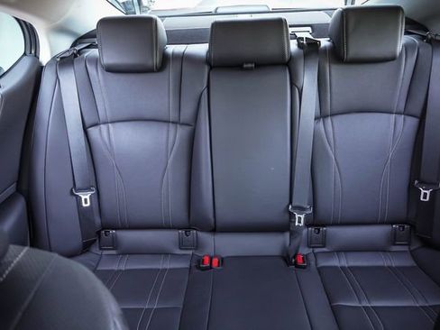 Certified 2025 Lexus ES 300h w/ Luxury Package FWD image 19