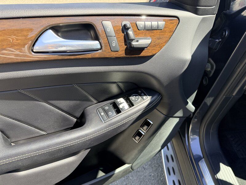 Used 2015 Mercedes-Benz GL 450 4MATIC image 22