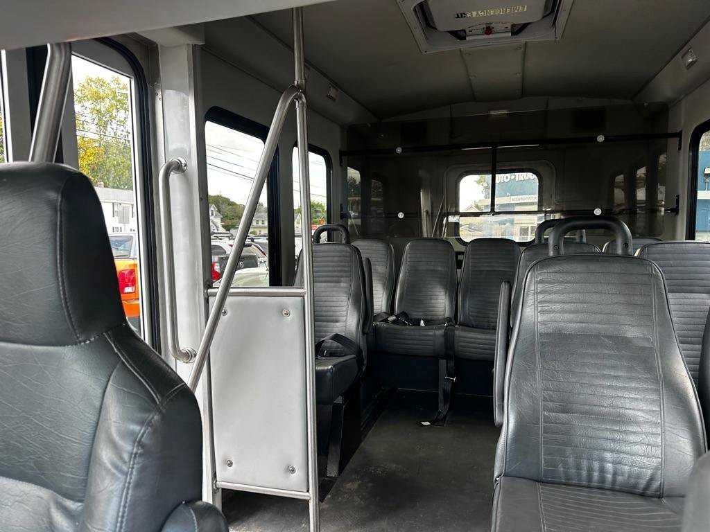 Used 2015 Ford E-350 and Econoline 350 Super Duty RWD image 8