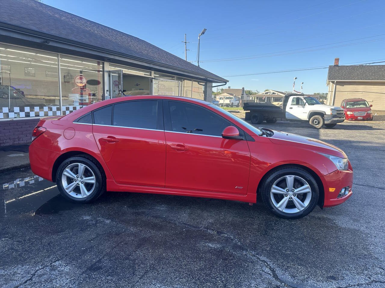 Used 2014 Chevrolet Cruze LT w/ RS Package FWD image 3
