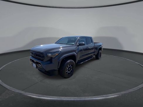Certified 2024 Toyota Tacoma SR5 AWD/4WD image 4