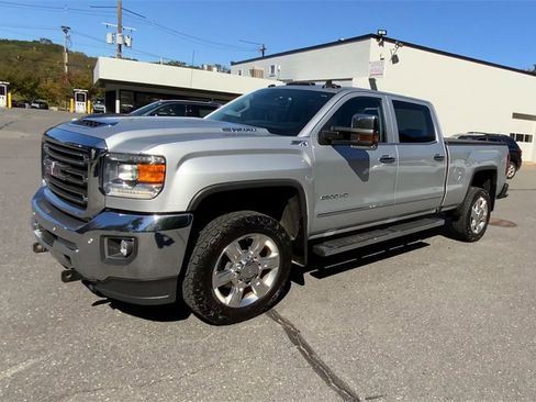 Certified 2019 GMC Sierra 2500 SLT w/ Duramax Plus Package image 5