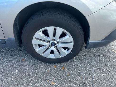 Used 2019 Subaru Outback 2.5i image 4