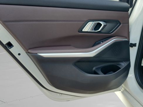 Used 2020 BMW 330i Sedan w/ Convenience Package image 30