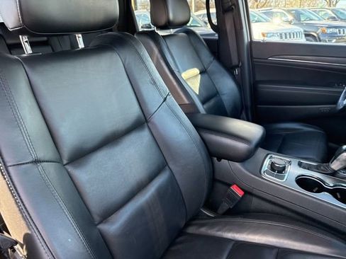 Used 2022 Jeep Grand Cherokee Limited image 28