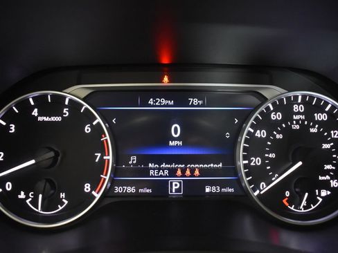 Used 2023 Nissan Sentra SR w/ SR Premium Package FWD image 27