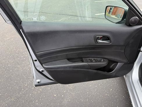 Used 2013 Acura ILX w/ Premium Package image 8