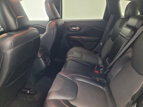 Used 2016 Jeep Cherokee Trailhawk w/ Comfort/Convenience Group image 18