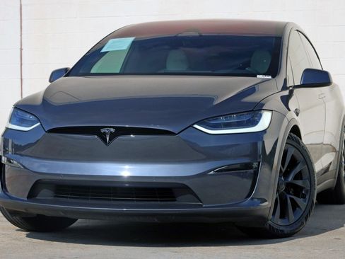 Used 2023 Tesla Model X AWD/4WD image 3