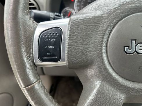 Used 2005 Jeep Liberty Limited image 30