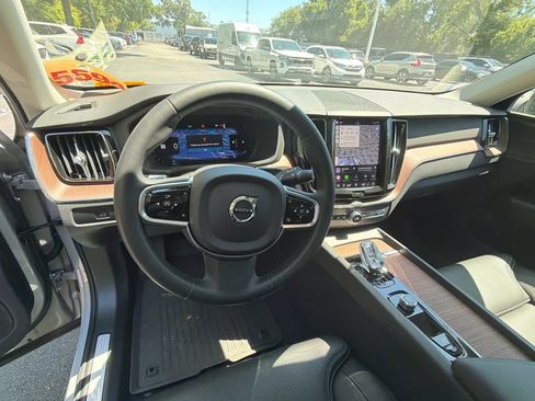 Used 2023 Volvo XC60 B5 Ultimate w/ Climate Package FWD image 29