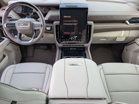 New 2026 GMC Yukon XL Denali w/ Denali Reserve Package AWD/4WD image 8