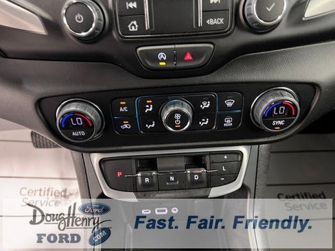 Used 2024 GMC Terrain SLT image 45